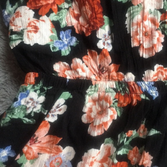 FINAL PRICE F21 floral romper - Picture 7 of 7